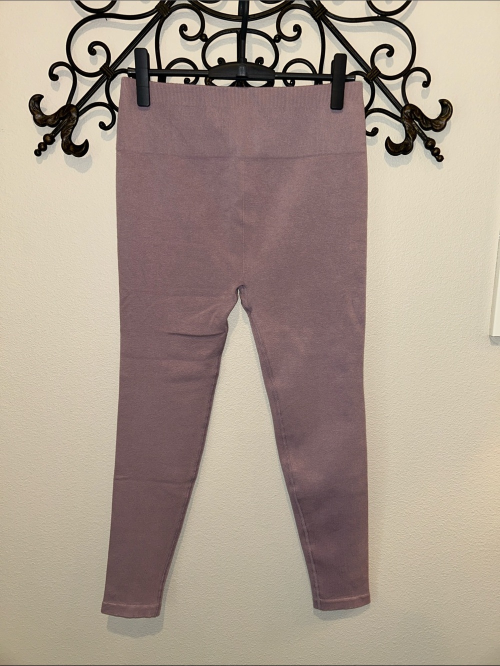 EVELANE SEAMLESS LEGGINGS LIGHT PURPLE NWT